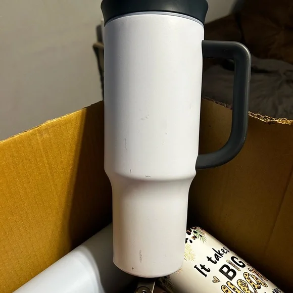 small assorted water bottle box - Picture 5 of 6